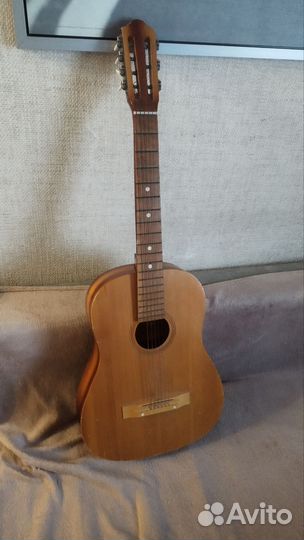 Продам классическую гитара
