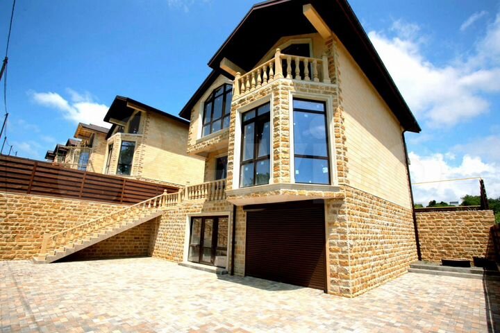 Коттедж 230 м² на участке 4,1 сот.