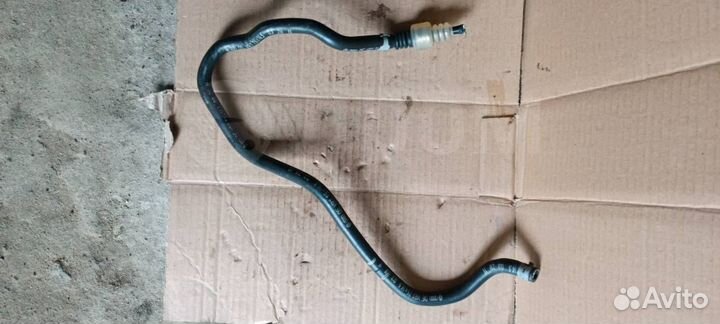 Трубка топливная audi VAG 06E127513C