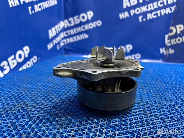 Помпа Toyota Rav4 кроссовер 1AZ-FE 2008
