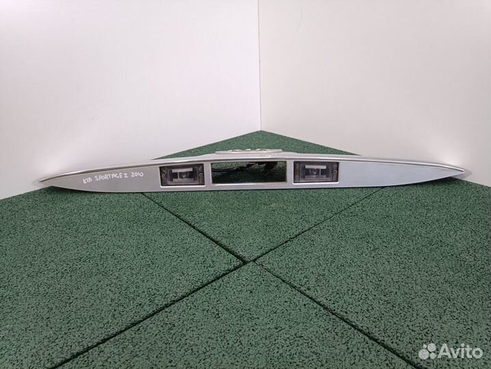 Накладка двери багажника KIA Sportage 2