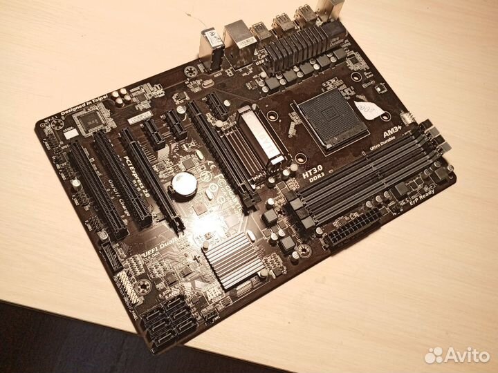 Материнская плата gigabyte
