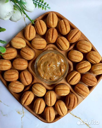 Орешки и трубочки со сгущенкой