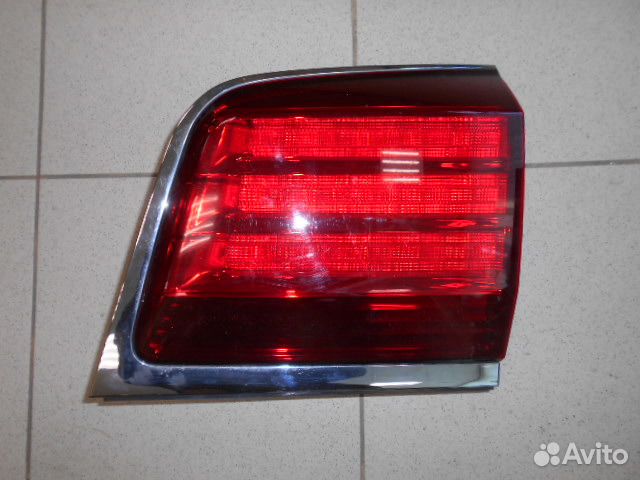 Фонарь внутренний Lexus LX 570 2008-2012