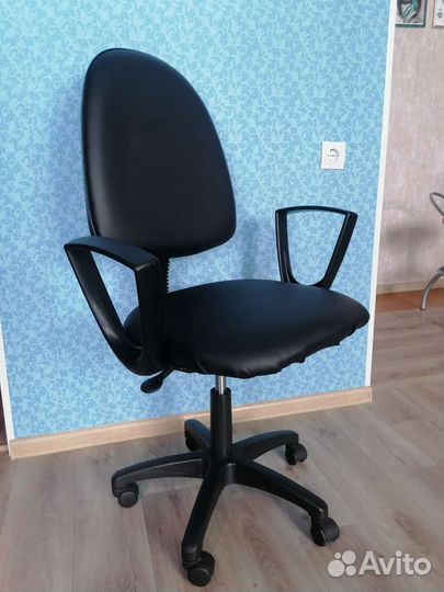 Компьютерное кресло кожа