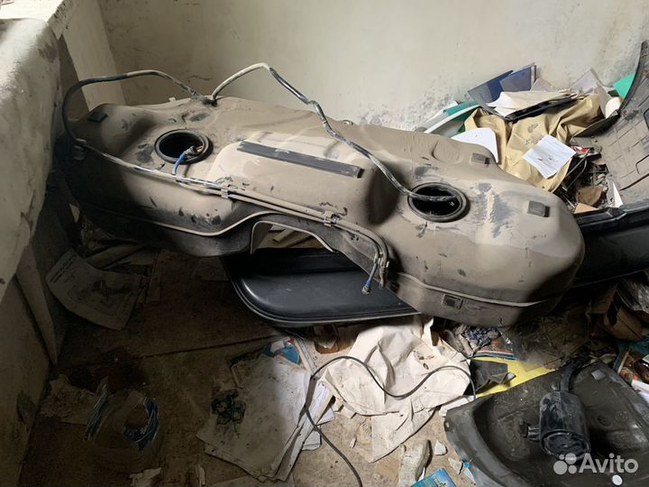 Бензобак e83