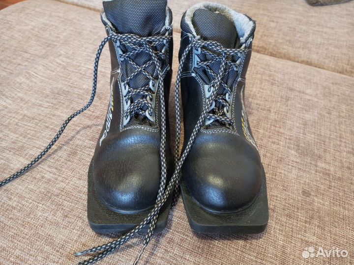 Лыжные ботинки классические