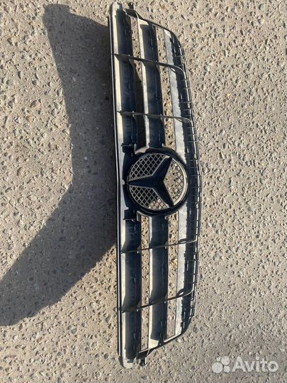 Решетка радиатора mercedes w204