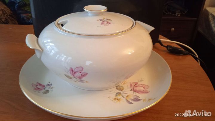 Набор столовой посуды гдр и икорница