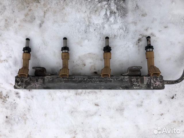 Топливная рампа Toyota Auris e15 1.6