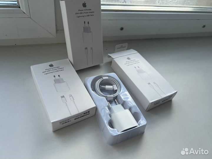 Зарядка для iPhone адаптер 20w и кабель