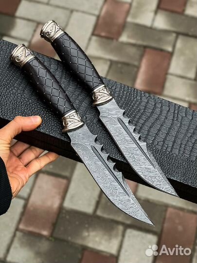 Нож из дамасской стали