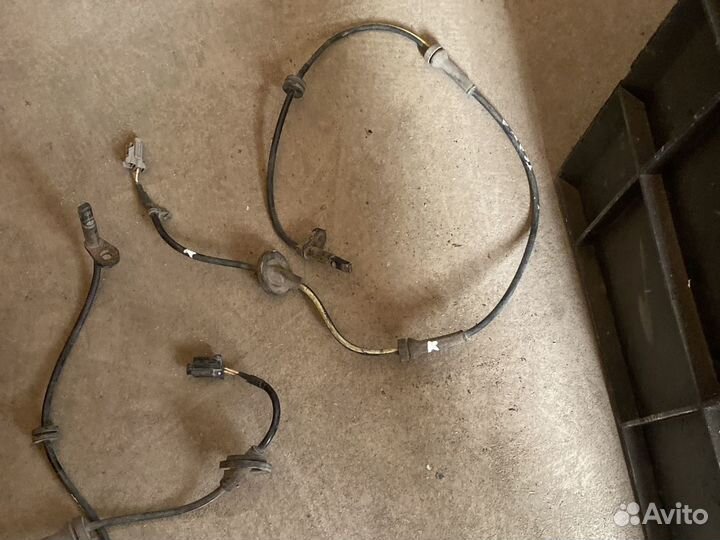 Датчик абс Nissan Teana J31 передние