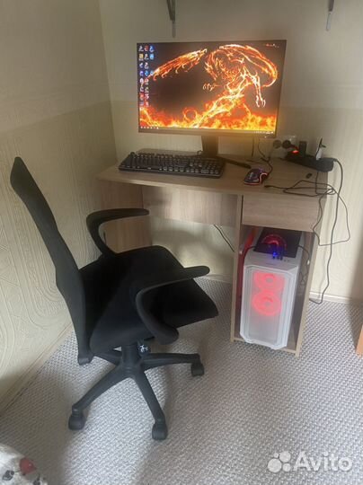 Компьютерный стол и кресло бу
