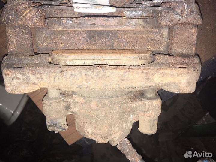 Суппорт передний для Renault Fluence