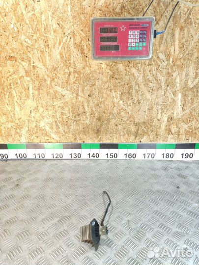 Резистор отопителя Kia Rio 2000 2005