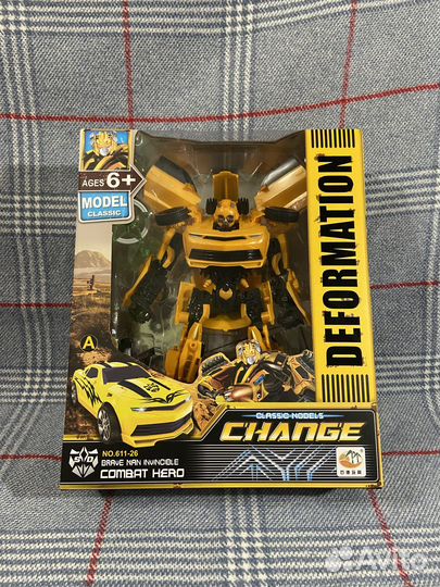 Робот Трансформер Бамблби 30см