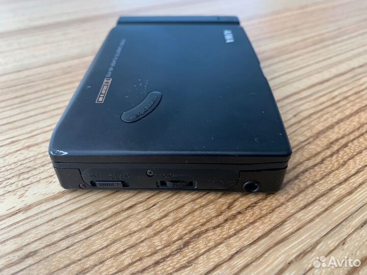 Кассетный плеер aiwa HS-P75 с батарейным блоком