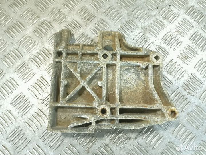 Кронштейн генератора Ssang yong Actyon 2010