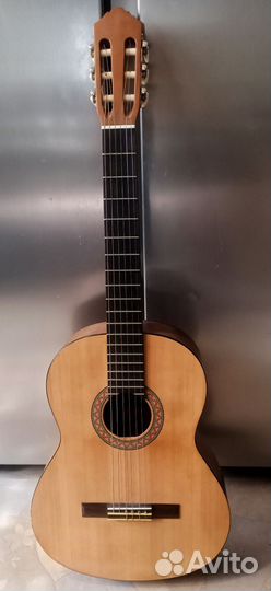 Классическая гитара Yamaha c40m