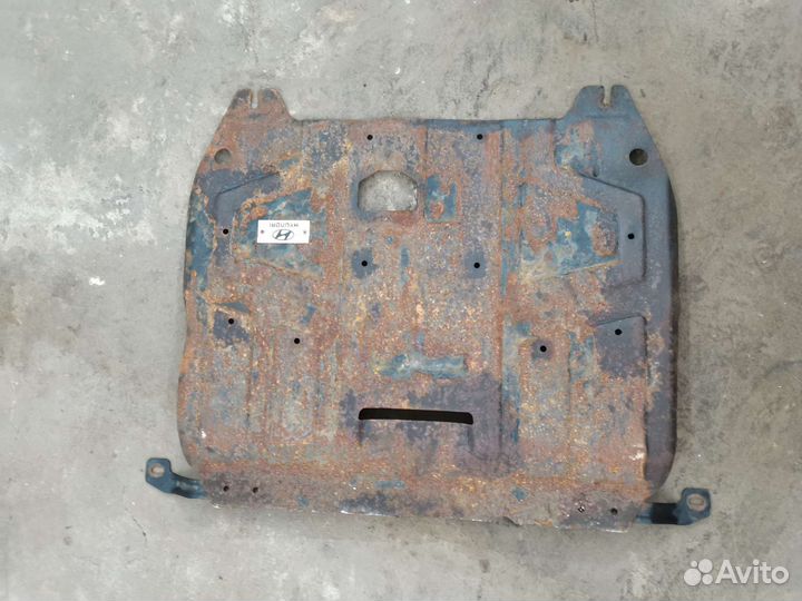 Усилитель бампера передний Hyundai Solaris 1