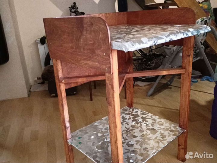 Пеленальный столик