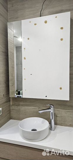 Шкафчик над раковиной