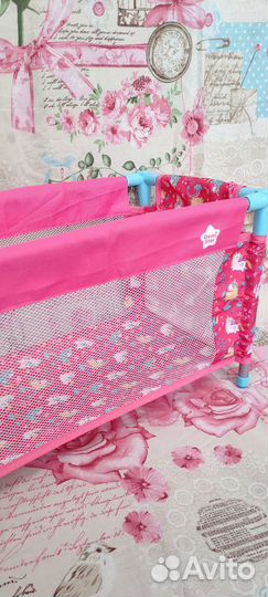 Пакетом игрушки для девочки