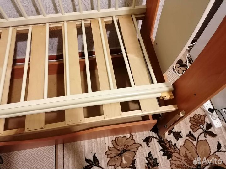 Детская кроватка