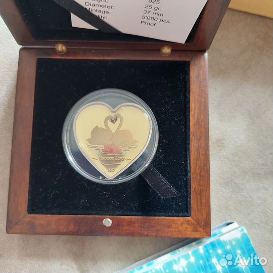 Endless Love Юбилейная монета 10 долл
