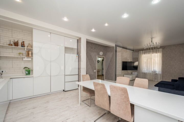 Дом 275 м² на участке 4,5 сот.