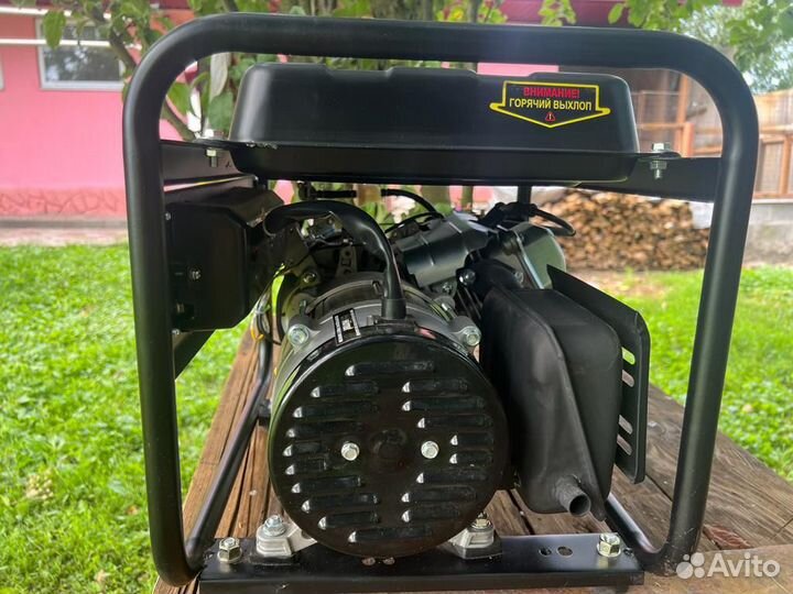 Бензиновый генератор Huter HT1000L