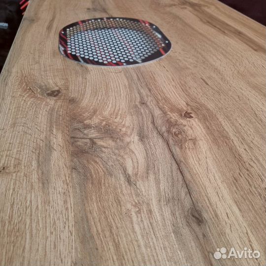 Маникюрный стол с встроенной вытяжкой