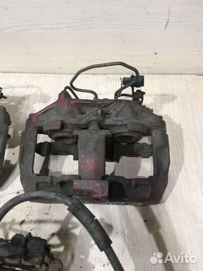 Суппорт тормозной передний правый Ауди А8 D2