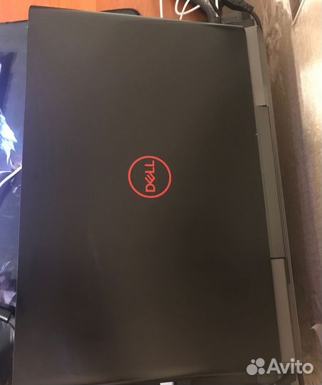 Dell 7757 i5 7300HQ, 1050 4gb, ddr4 16Gb, ssd+hdd