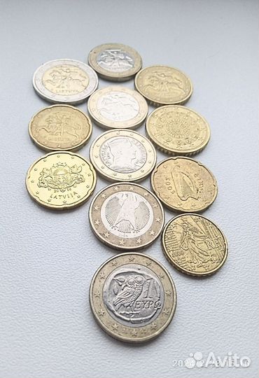 Монеты евро, литы, гроши