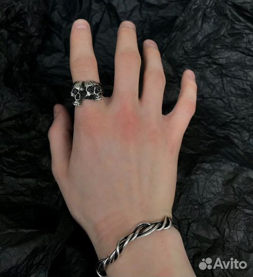 Серебряное кольцо череп