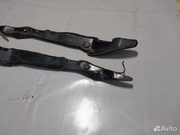 Пыльник крыла передний Chevrolet Cruze седан 1.6