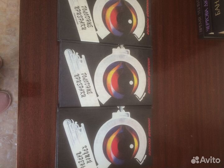 Продам книги