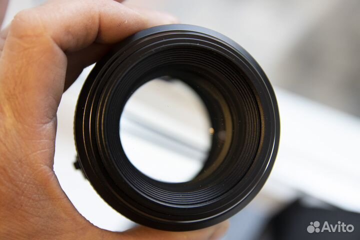 Объектив Yongnuo 85mm F1,8