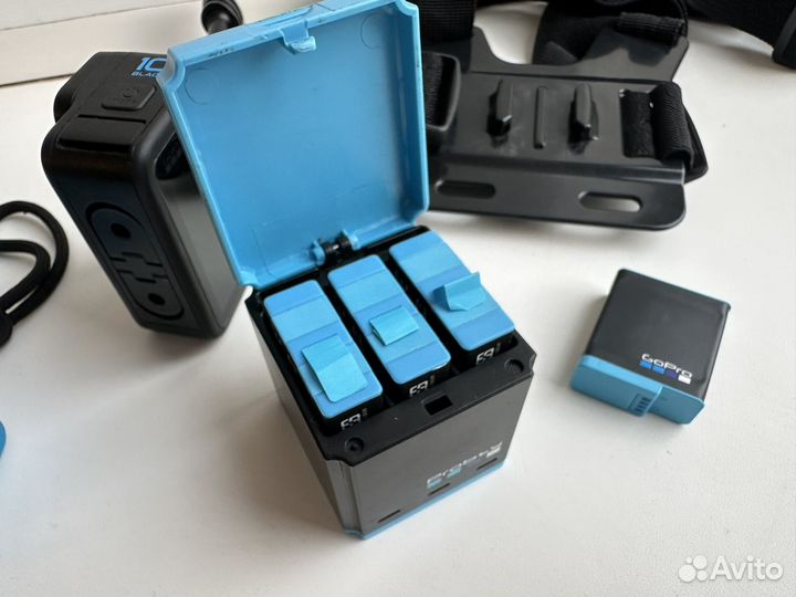 Камера GoPro Hero 10 black + комплект
