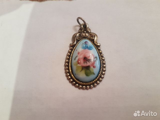 Красивый кулон