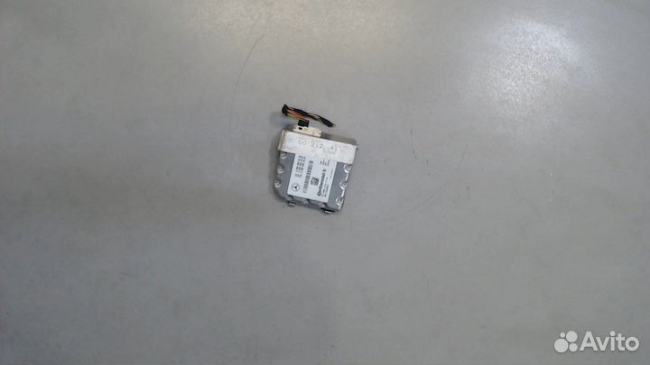 Камера переднего вида Mercedes E W212, 2011