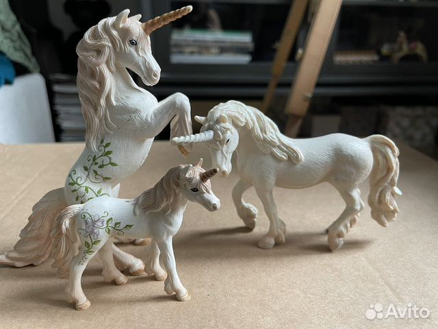 Фигурки лошадей schleich единороги