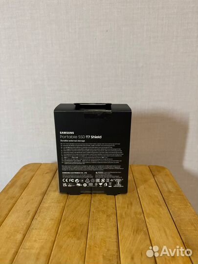 SSD Samsung T7 Shield 2TB новый