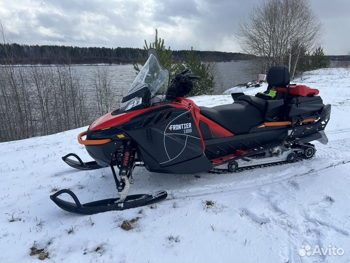 Продаю снегоход RM frontier 1000