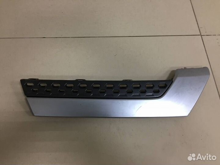 Накладка на решетку радиатора Mitsubishi Outlander