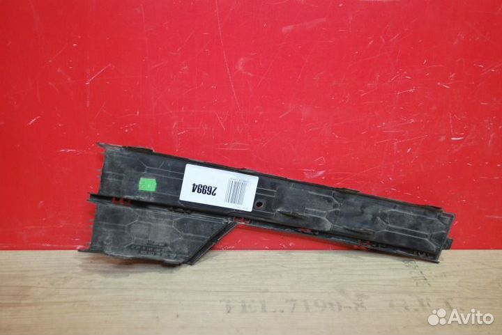 Решетка в бампер передняя правая Skoda Octavia