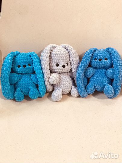 Заяц плюшевый вязаная игрушка