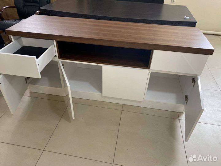 Тумба Греденция